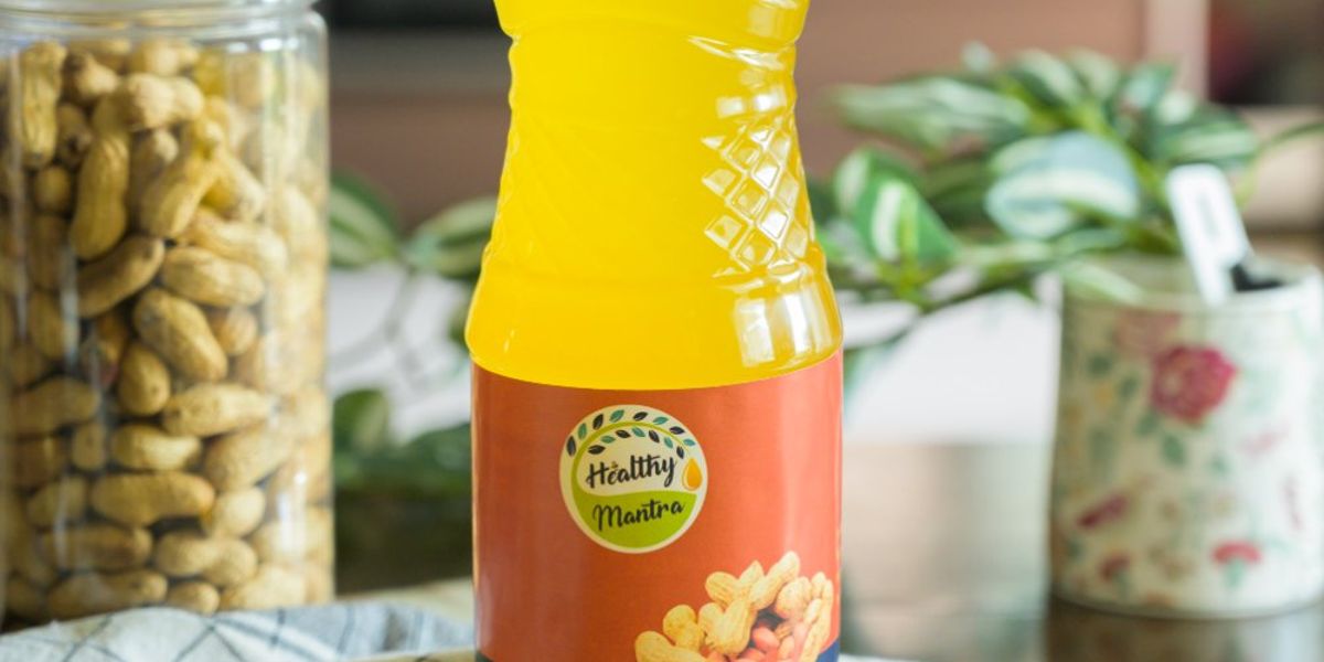 Groundnut oil with peanuts